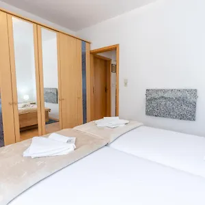  Apartment Lana